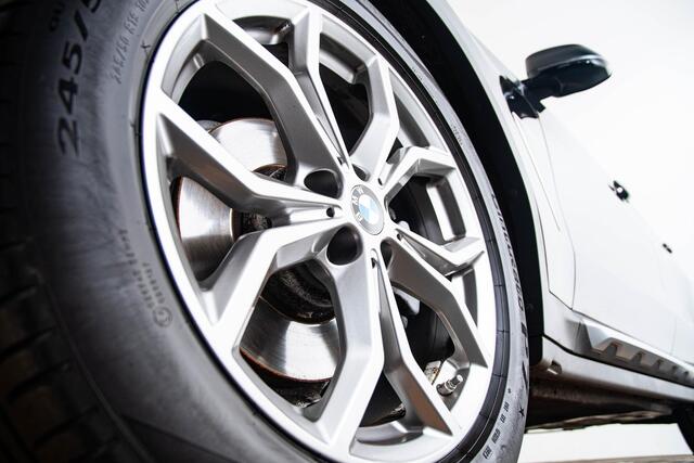 BMW X3 xDrive20i High Executive xLine - Trekhaak - Panoramadak - Comfort Access - Parking/Driving Assistant - Sportstoelen - Elektrisch verwarmde voorstoelen - Head up - Hifi - Navigatiesysteem Business -