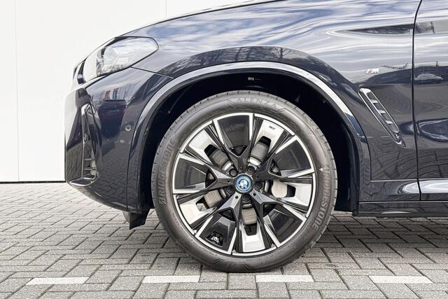 BMW X3 iX3 High Executive 80 kWh | Trekhaak | SoH 96,9% | Panoramdak |