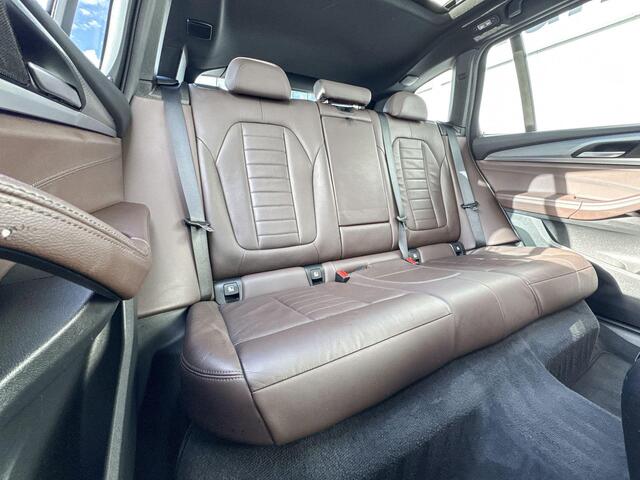 BMW X3 xDrive20i High Executive | M Sport | Trekhaak | Panoramadak