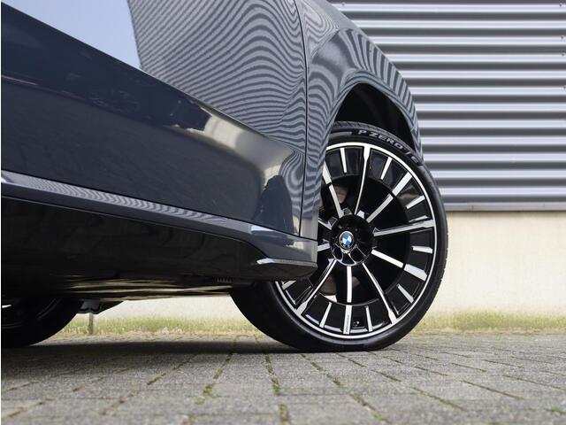 BMW X3 iX3 50 xDrive | M Sportpakket Pro | Innovation Pack | Head-Up | Harman Kardon | Trekhaak | Driving Assistant Plus | Parking Assistant Prof. | 22'' LMV