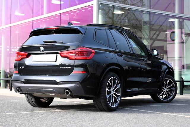 BMW X3 xDrive30e High Executive M Sport Automaat / Panoramadak / Trekhaak / Head-Up / Comfort Acces / Harman Kardon / LED / / Parking Assistant Plus