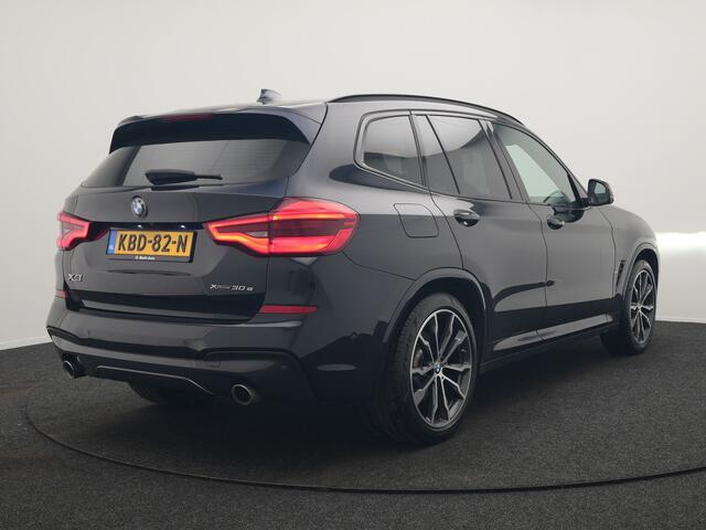 BMW X3 xDrive30e M Sport Plug In Hybrid 293pk Dealer O.H. PHEV | Adaptive Cruise | Head Up | 360 Camera | Harman / Kardon | Adaptief Onderstel | Lederen Sportstoelen Memory & Verwarmd | Sfeerverlichting | M Sportstuur Stuur Verwarmd | Keyless |