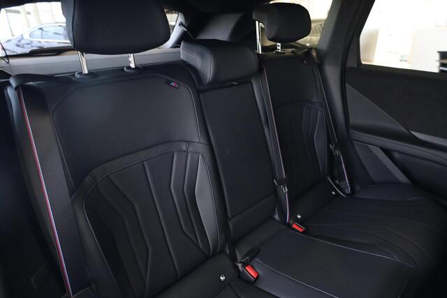 BMW X3 iX3 50 xDrive M Sport Pro | Panoramadak | Head-Up Display | Trekhaak