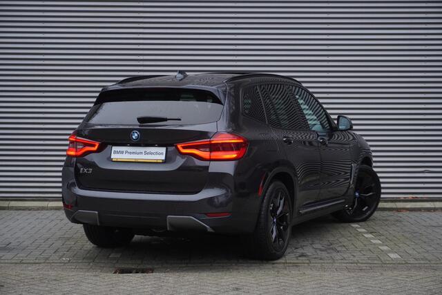 BMW X3 iX3 High Executive | Parking Pack | Trekhaak met elektrisch wegklapbare kogel | BMW Head-Up Display | Harman Kardon Surround Sound Systeem