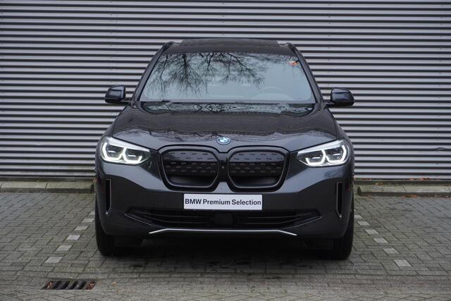 BMW X3 iX3 High Executive | Parking Pack | Trekhaak met elektrisch wegklapbare kogel | BMW Head-Up Display | Harman Kardon Surround Sound Systeem