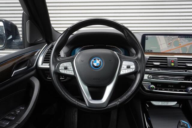 BMW X3 iX3 High Executive | Parking Pack | Trekhaak met elektrisch wegklapbare kogel | BMW Head-Up Display | Harman Kardon Surround Sound Systeem
