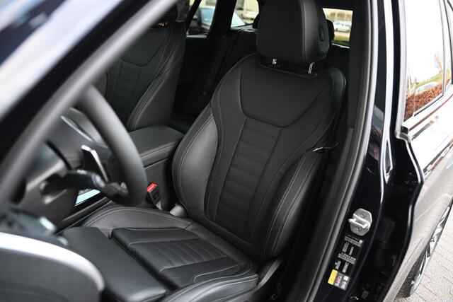 BMW X3 xDrive30e High Executive M Sport Automaat / Sportstoelen / Comfort Access / Achteruitrijcamera / Head-Up / Adaptieve LED / Harman Kardon