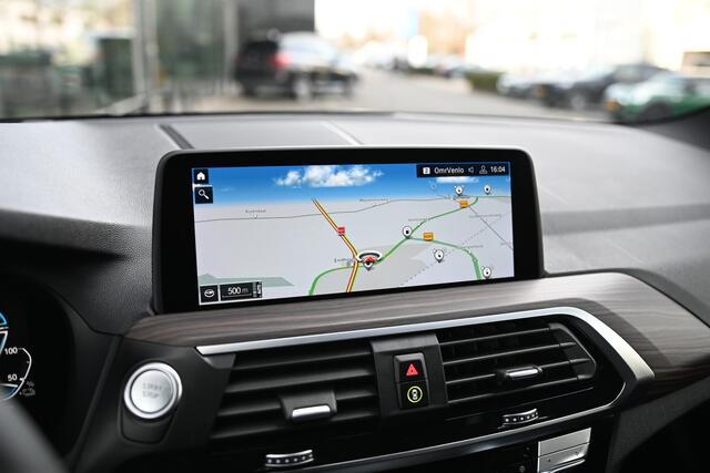 BMW X3 xDrive30e High Executive M Sport Automaat / Sportstoelen / Comfort Access / Achteruitrijcamera / Head-Up / Adaptieve LED / Harman Kardon