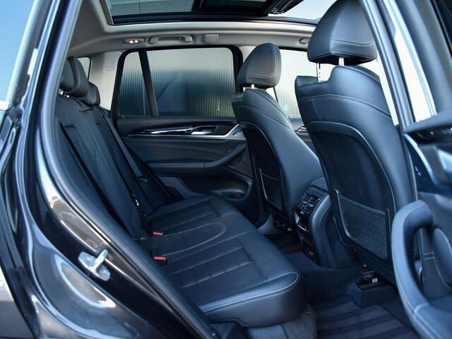 BMW X3 xDrive30e | Elektrisch Schuif-/kantel Pano| Adaptive LED | Hifi Audio | Camera |