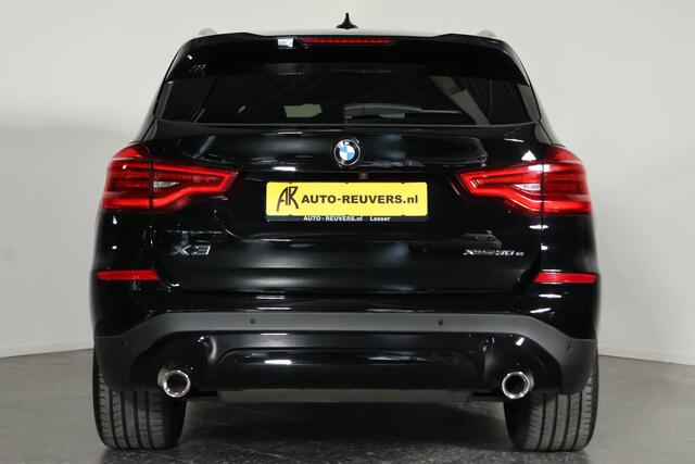 BMW X3 xDrive30e / Panorama / Navi / HUD / Keyless / Carplay / DAB