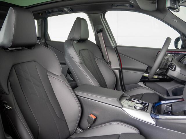 BMW X3 30e xDrive | M Sportpakket Pro | Comfort Pack | Harman Kardon | Stuurwielrand verwarmd | Comfort Access | Panoramadak | Stoelventilatie | Trekhaak