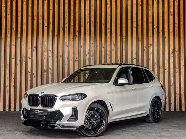 BMW X3 xDrive30e 292PK High Executive M-Sport | M-SPORT KUIPSTOELEN | HEAD-UP | PANO | HARMAN KARDON | SHADOWLINE |