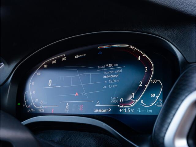 BMW X3 xDrive30e High Exe M-Sport PANO ELEK TREKHAAK LEDER SHADOW CAMERA 20 INCH BOMVOL!