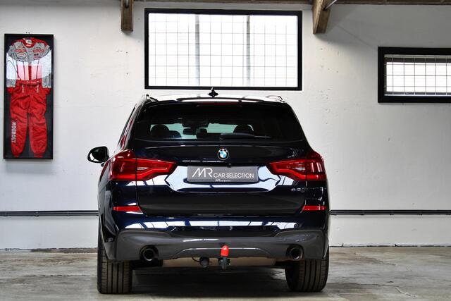BMW X3 sDrive20i Launch Edition High Executive | M-Sport | Panoramadak | 20 inch | Trekhaak | Apple Carplay | NL auto |