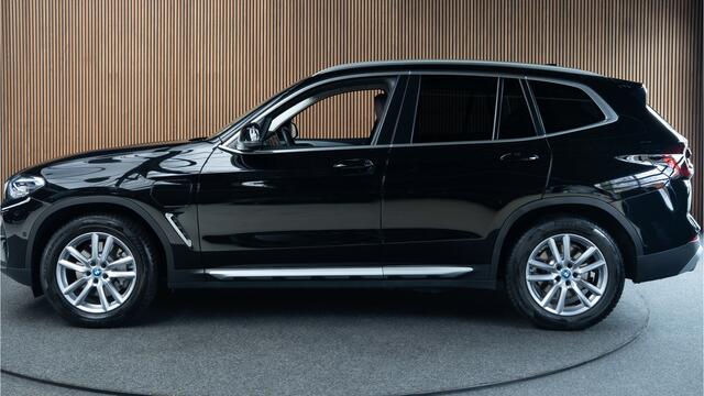 BMW X3 xDrive30e High Executive Panoramadak - Head-up - Leder - Sportonderstel