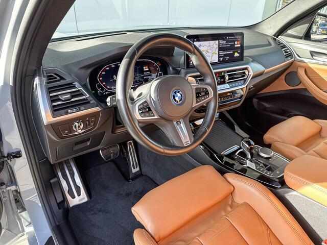 BMW X3 xDrive30e M-Sport / Harman Kardon / Head Up / Glazen Schuifdak / 21 inch / Driving Assistant / M-Stoelen / Stuurwielrand verwarming / Trekhaak
