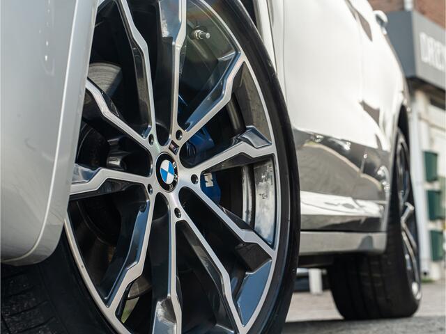 BMW X3 M40i xDrive High Exe M-Sport PANO HUD CAMERA MEMORY STOEL 20 INCH VOL LEDER LED