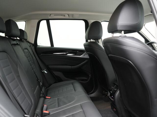 BMW X3 xDrive30e High Executive FACELIFT PHEV 293pk | Trekhaak Af Fabriek | Head Up | Camera | Harman / Kardon | Lederen Sportstoelen Memory & Ventilatie | Keyless | Blis | Stoelen & Stuur Verwarmd | Apple Carplay | Navigatie | DAB | Plug In Hybrid |