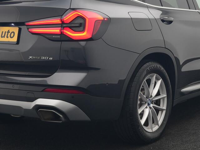 BMW X3 xDrive30e High Executive FACELIFT PHEV 293pk | Trekhaak Af Fabriek | Head Up | Camera | Harman / Kardon | Lederen Sportstoelen Memory & Ventilatie | Keyless | Blis | Stoelen & Stuur Verwarmd | Apple Carplay | Navigatie | DAB | Plug In Hybrid |