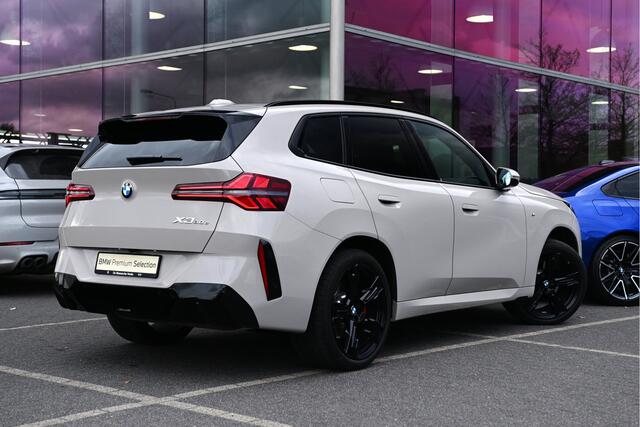 BMW X3 30e xDrive M Sport Automaat / Panoramadak / Trekhaak / Sportstoelen / M Sportonderstel / Stoelventilatie / Comfort Access / Adaptieve LED / Parking Assistant Plus / Harman Kardon