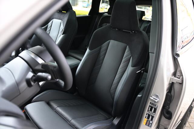 BMW X3 30e xDrive M Sport Automaat / Panoramadak / Trekhaak / Sportstoelen / M Sportonderstel / Stoelventilatie / Comfort Access / Adaptieve LED / Parking Assistant Plus / Harman Kardon