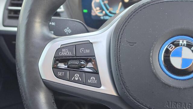 BMW X3 iX3 High Executive Edition 80 kWh | NAP | 1e eigenaar | Bomvol! | Pano | HUD | ACC | Leder | Harman & Kardon | Memory | Trekhaak | Stuurverwarming