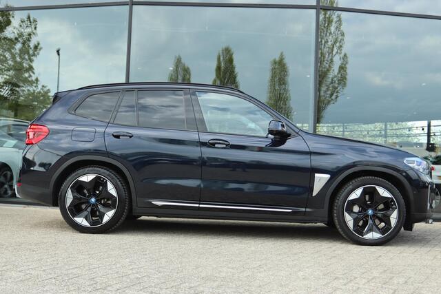 BMW X3 iX3 HIGH EXECUTIVE 80KWH SHADOWLINE SOH 99,7% | PANO | HUD | TREKHAAK | LEDER | HARMAN/KARDON | 360 CAMERA | MEMORY | CARPLAY