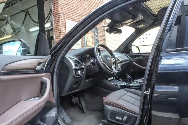 BMW X3 iX3 80 kWh | SOH 99% | Panoramadak | Trekhaak | Leder | Camera