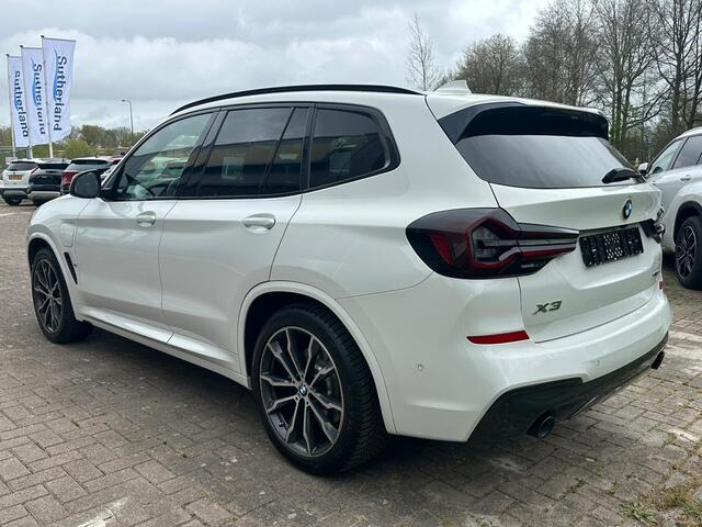 BMW X3 xDrive30e M Sport | Panoramadak | Vol leder | M-pakket | All-Season | Sportstoelen | Stoelverwarming | Camera | Head Up Display |