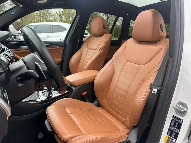 BMW X3 xDrive30e M Sport | Panoramadak | Vol leder | M-pakket | All-Season | Sportstoelen | Stoelverwarming | Camera | Head Up Display |