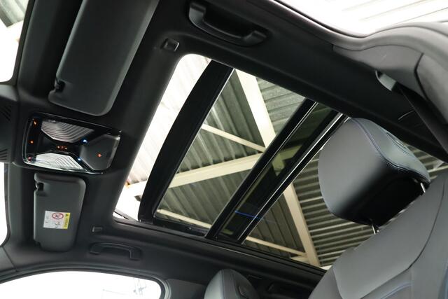 BMW X3 xDrive30e M-Sport / Panorama / Leder / HUD / Trekhaak / ACC / 360 Camera