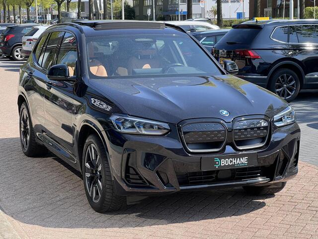 BMW X3 iX3 High Executive M-Sport 80 kWh 286PK SOH 95,6% | Panoramadak | Leder | Navigatie | Memory Seats | Trekhaak elek. | Dealeronderhouden
