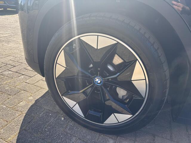 BMW X3 iX3 High Executive 80 kWh | Panoramdak | Leder | Head up Display | Harman Kardon | Geheugenstoelen | Adaptive cruise control