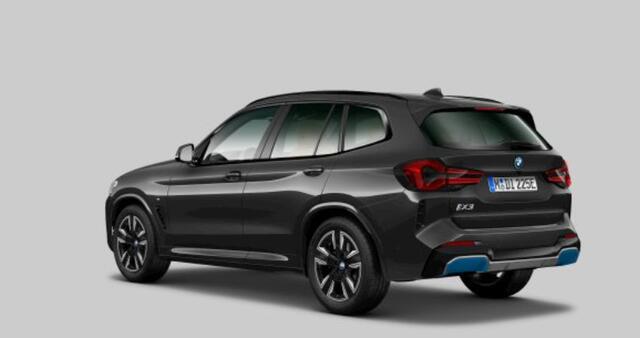 BMW X3 iX3 Executive 80 kWh Sportstoelen - stoelverwarming - Getinte ruiten - Comfort acces - Ambiance verlichting - Driving Assistant Professional - Parking Pack - Active Guard/Protection -