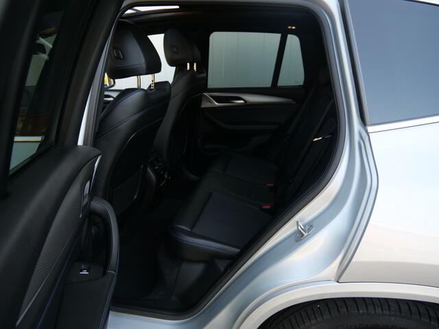 BMW X3 xDrive20i High Executive 184 Pk Automaat M-Pakket / Navi / DAB / Apple Carplay / Trekhaak afneembaar / 19 inch / Pano-dak