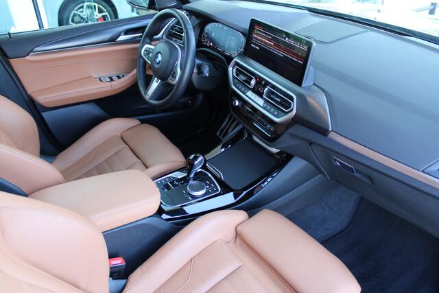 BMW X3 xDrive30e High Executive Automaat / Trekhaak / Panoramadak / Sportstoelen / Comfort Access / Adaptieve LED / Active Cruise Control / Harman Kardon