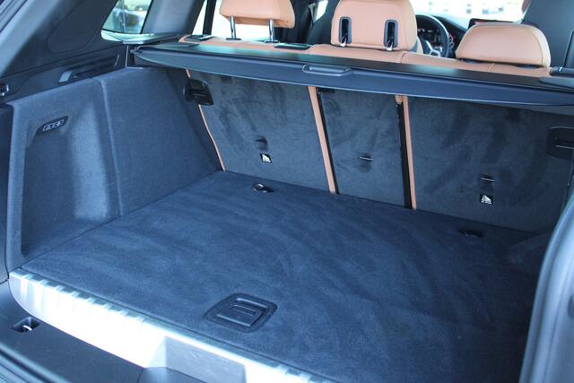 BMW X3 xDrive30e High Executive Automaat / Trekhaak / Panoramadak / Sportstoelen / Comfort Access / Adaptieve LED / Active Cruise Control / Harman Kardon