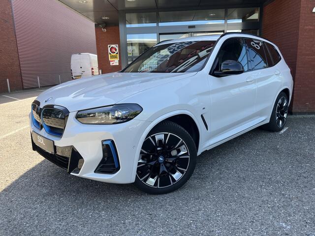BMW X3 iX3 High Executive M Sport Shadow Line 80 kWh // HUD-DISPLAY // SCHUIF-KANTELDAK // LEDER+ELEK. STOELEN // HARMAN&KARDON AUDIO // ELEK. KLEP// ADAPT. CRUISE // KEYLESS // 360 CAMERA //