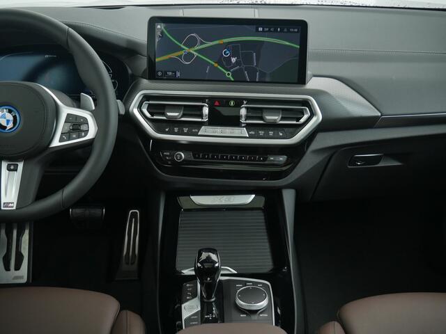 BMW X3 xDrive30e M-SPORT ** LASER, BRUIN LEDER, PANORAMA, TREKH, 20-inch LMV ** UNFALLFREI - DEALER ONDERH ** ** INFORMEER OOK NAAR ONZE AANTREKKELIJKE FINANCIAL-LEASE TARIEVEN **