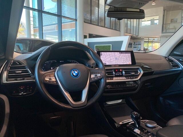 BMW X3 xDrive30e ** LASER, LEDER, PANORAMA, HuD, H&K Sound, TREKH, 19-inch LMV ** UNFALLFREI - 1e EIG ** ** INFORMEER OOK NAAR ONZE AANTREKKELIJKE FINANCIAL-LEASE TARIEVEN **