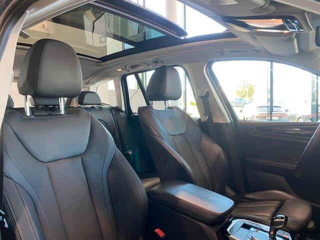 BMW X3 xDrive30e ** LASER, LEDER, PANORAMA, HuD, H&K Sound, TREKH, 19-inch LMV ** UNFALLFREI - 1e EIG ** ** INFORMEER OOK NAAR ONZE AANTREKKELIJKE FINANCIAL-LEASE TARIEVEN **