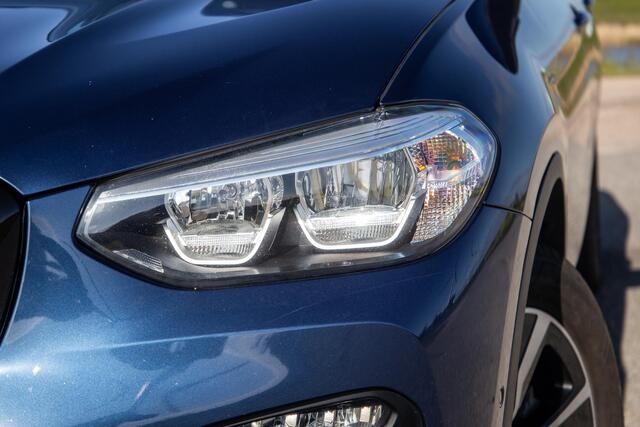 BMW X3 xDrive30e Executive BLACK LINE / PANORAMA DAK / CARPLAY / LEER / STOELVERWARMING / CAMERA