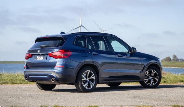 BMW X3 xDrive30e Executive BLACK LINE / PANORAMA DAK / CARPLAY / LEER / STOELVERWARMING / CAMERA