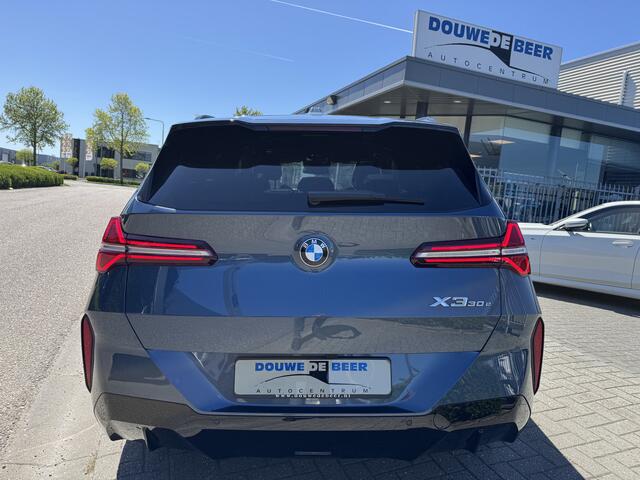 BMW X3 30e xDrive M sport Aut Pano/dak, 360 camera, trekhaak elect.
