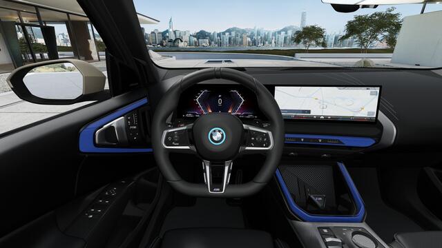 BMW X3 30e xDrive M Sport Automaat / Panoramadak / Trekhaak / Sportstoelen / Comfort Access / Parking Assistant Plus / Adaptieve LED / Stuurverwarming