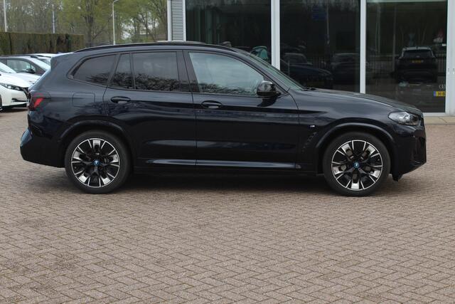 BMW X3 iX3 High Executive 80 kWh / Trekhaak / Panoramadak / 360Camera / Head-up / 20'' / Leder / Harman Kardon / Sfeerverlichting / Dodehoek / DAB / Stoelverwarming / ACC