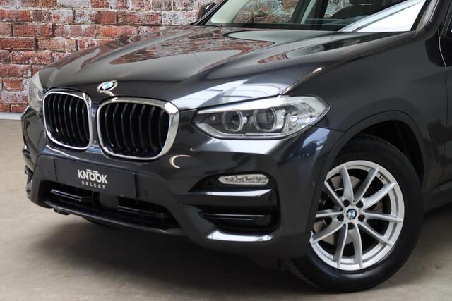 BMW X3 xDrive20i High Executive Automaat / Navigatiesysteem Professional / Adaptieve Cruise Control / Head-Up Display / Stoelverwarming / Leder / Achteruitrijcamera / Dodehoek Detectie / LED / Climate Control /