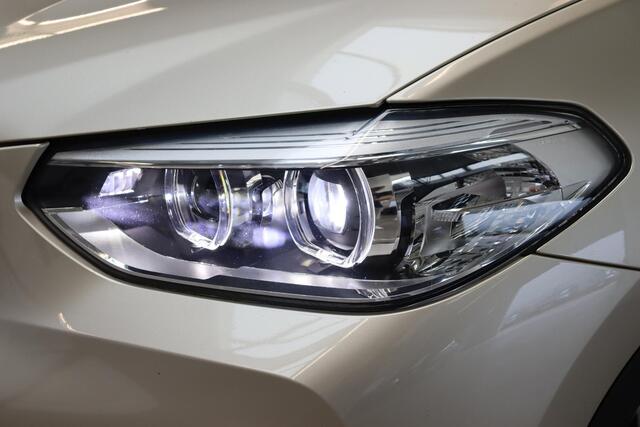 BMW X3 xDrive20i High Executive xLine Automaat / Navigatie Professional / Panoramadak / Trekhaak / Head-Up Display / Achteruitrijcamera / Stoelverwaming / HiFi / Cruise Control / Leder / LED /