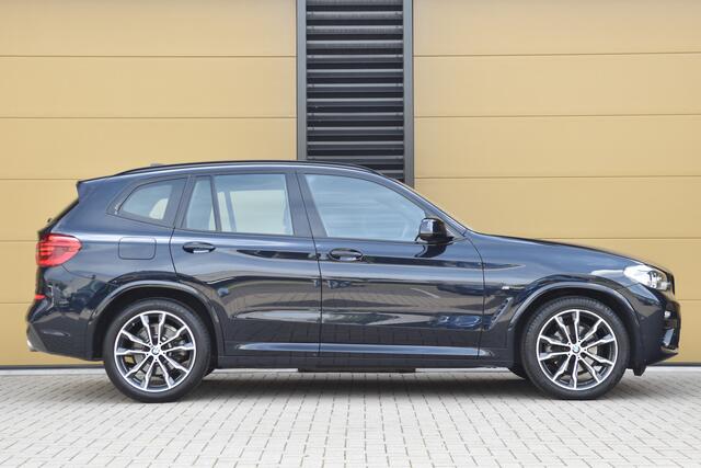 BMW X3 xDrive20i High Executive * M-Sportpakket * Stuurverwarming * Adaptief Onderstel *