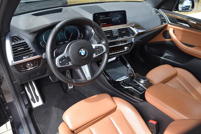 BMW X3 xDrive20i High Executive * M-Sportpakket * Trekhaak * Panoramadak * Head-up * Sfeerverlichting *